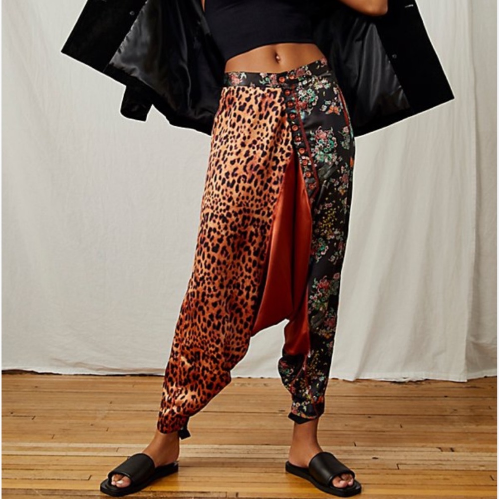 HAHT Pant
Mixed Print Parachute Pant